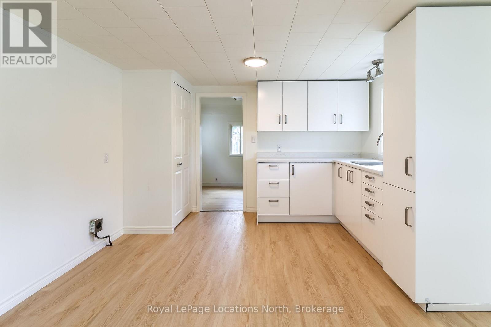 253 Thompson Street — photo 12