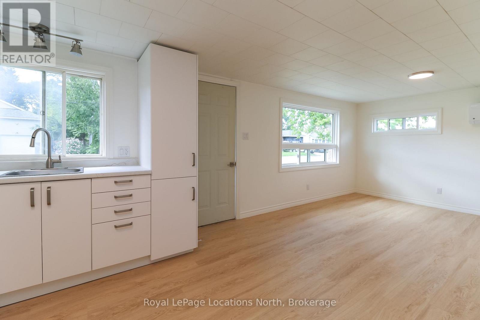 253 Thompson Street — photo 15