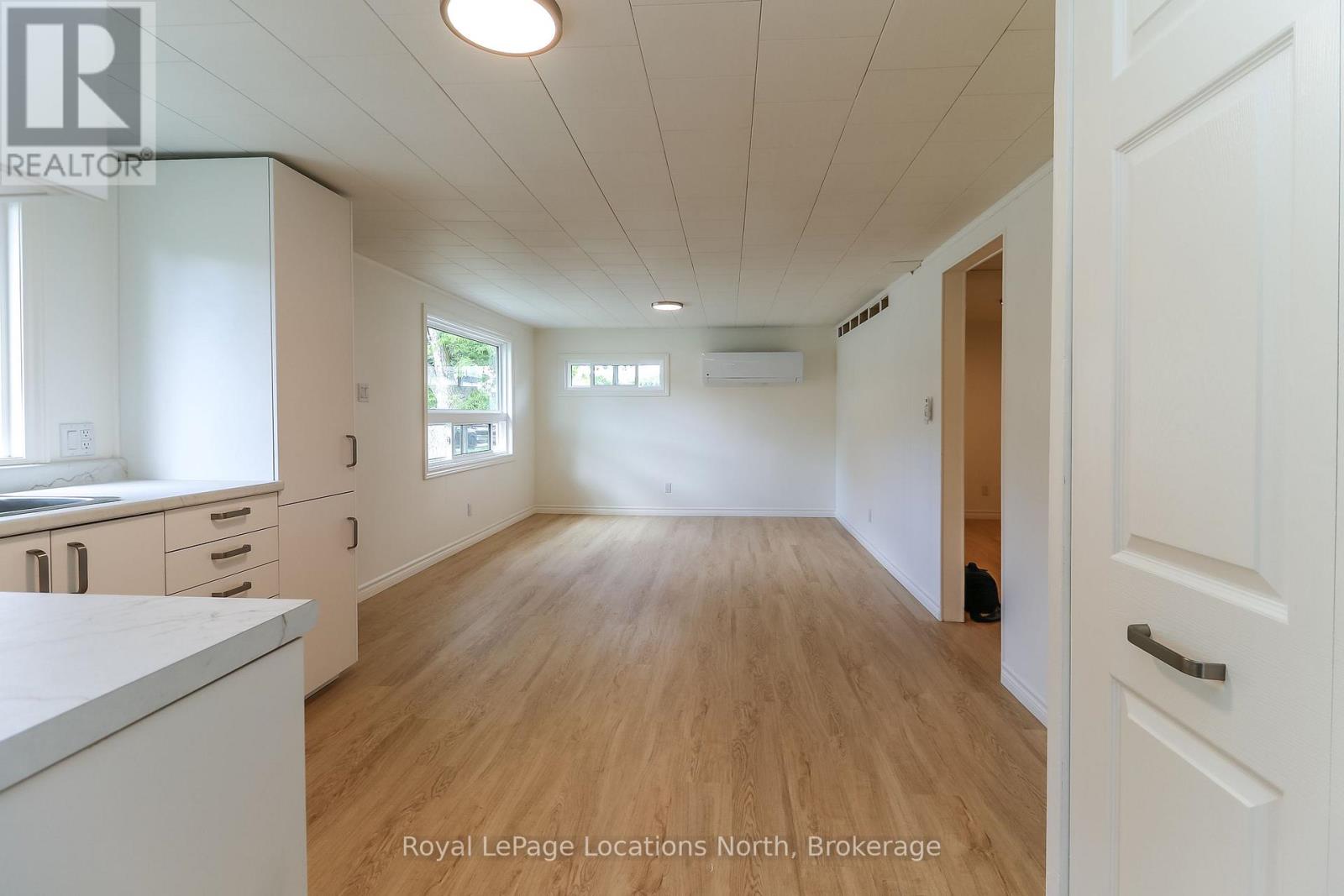 253 Thompson Street — photo 17