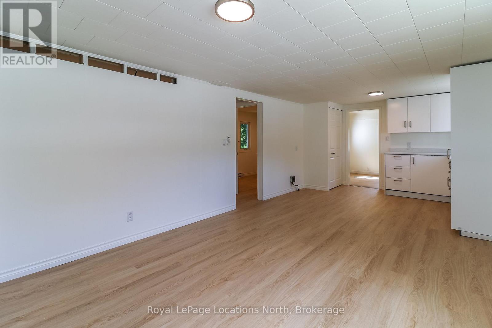 253 Thompson Street — photo 7