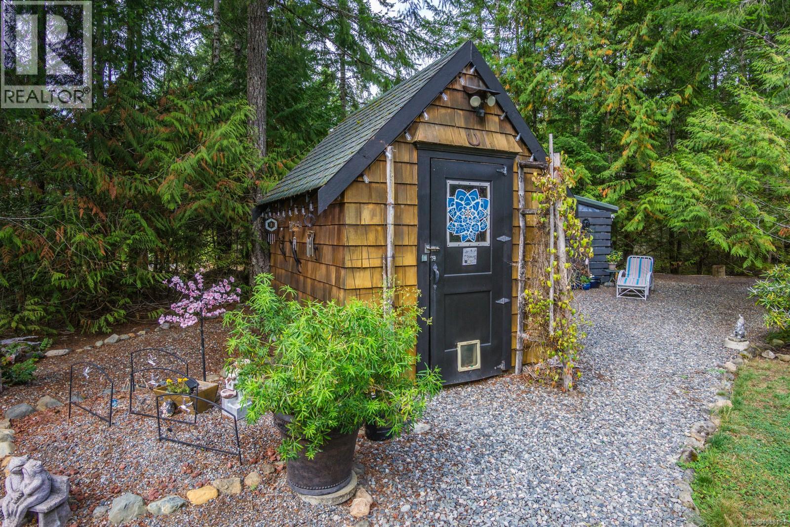 1389 Meadowood Way - 39