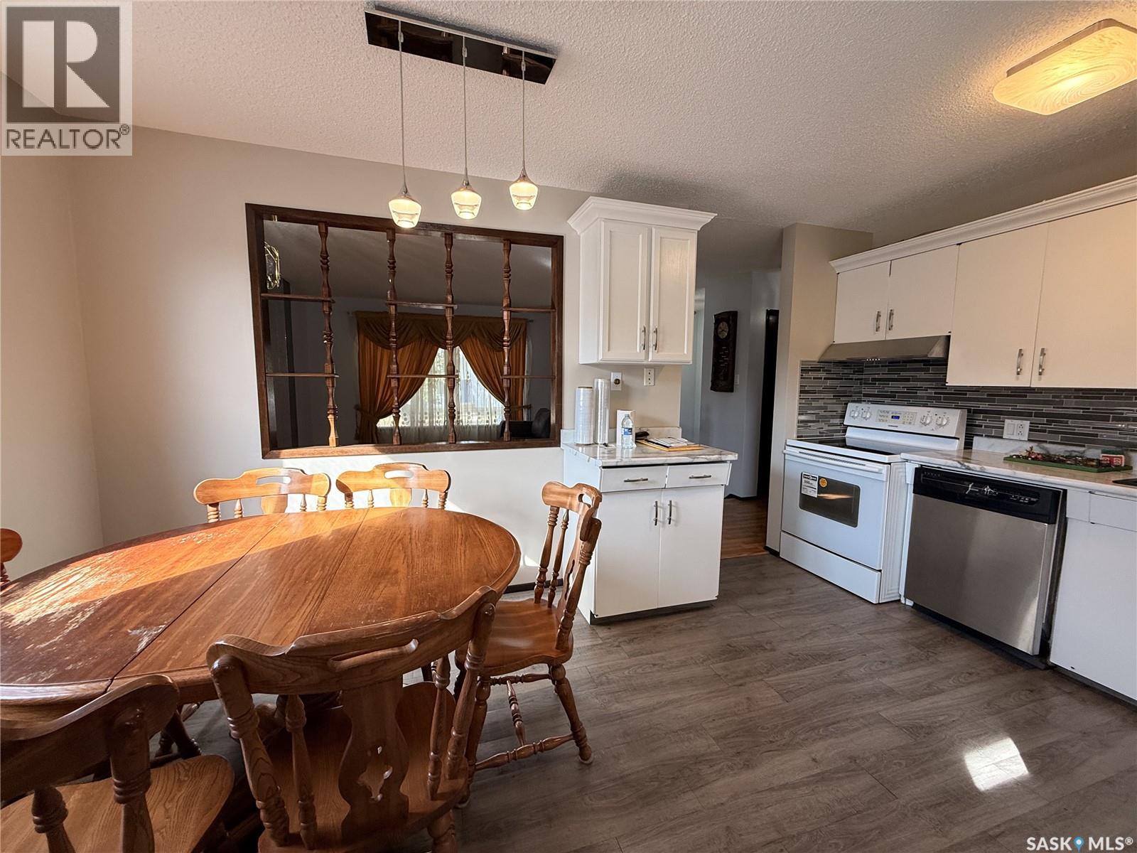 522 4th STREET W, Shaunavon — photo 2