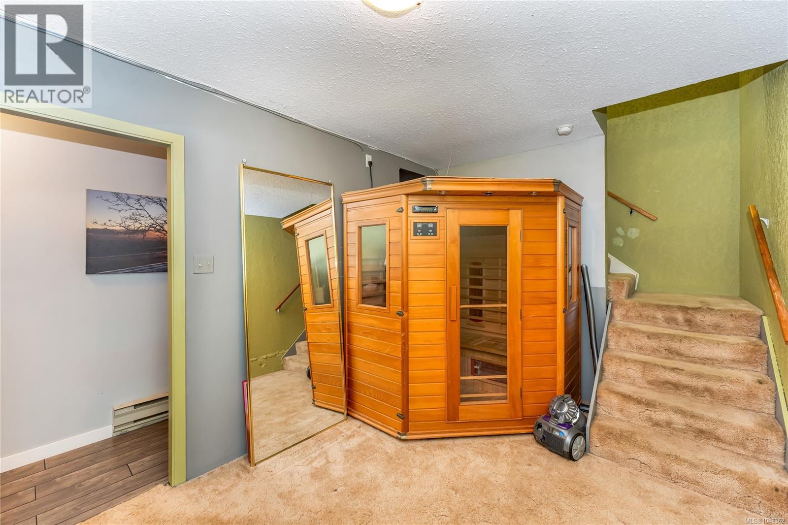 #2 6172 Alington Rd - 19