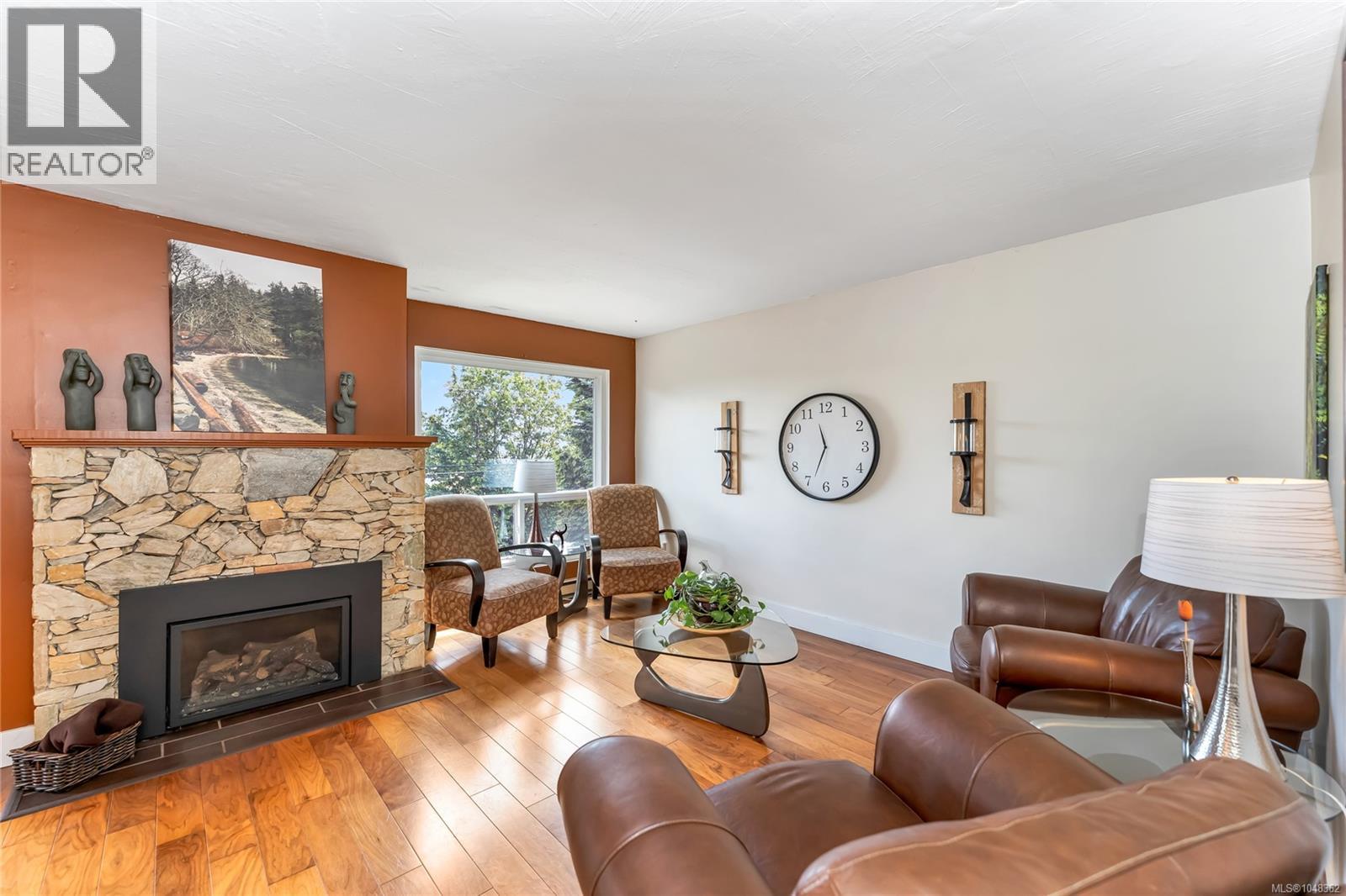 #2 6172 Alington Rd - 3
