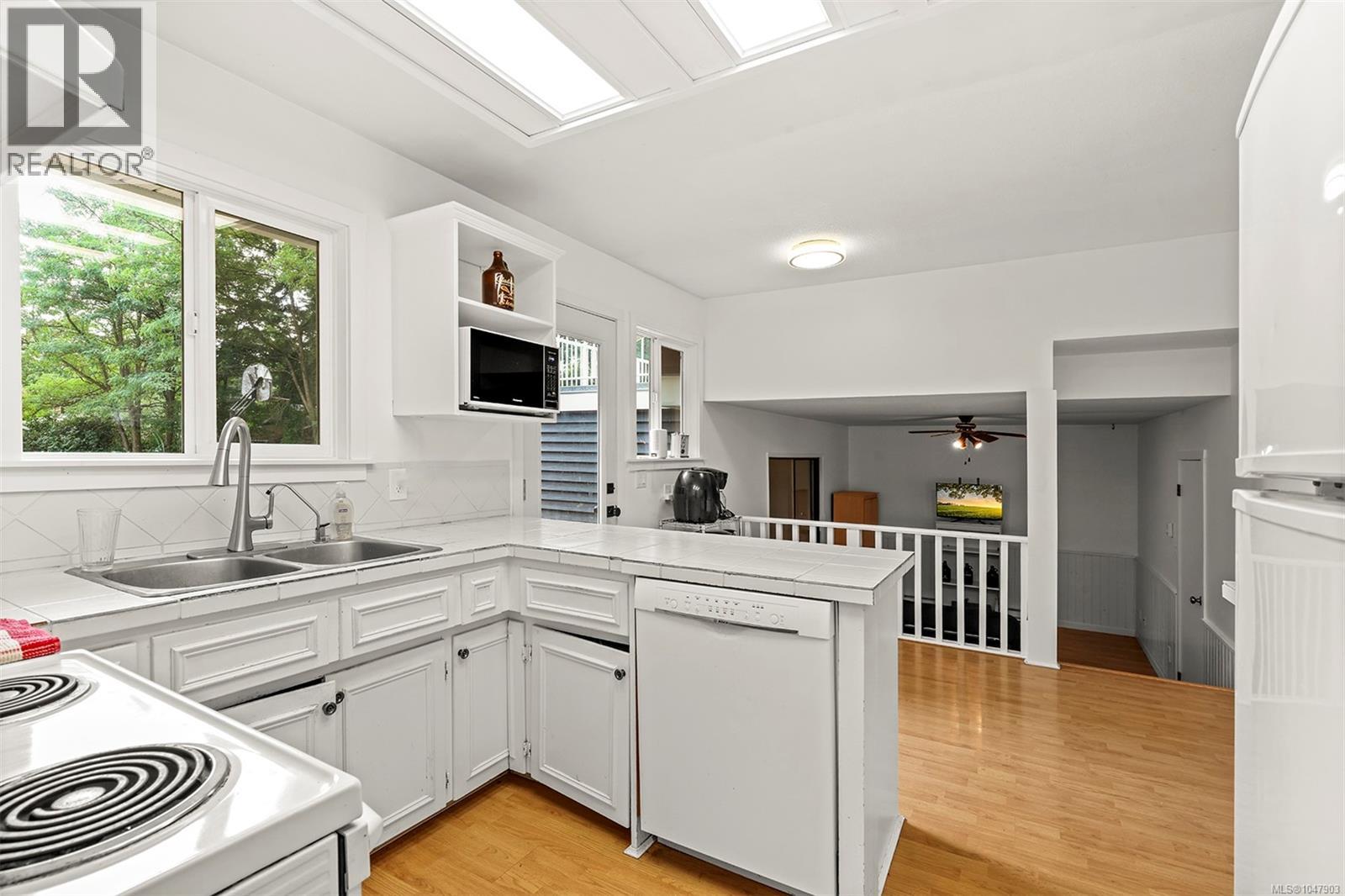 3158 Barford Cres - 10