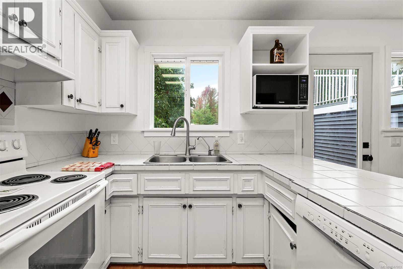 3158 Barford Cres - 11
