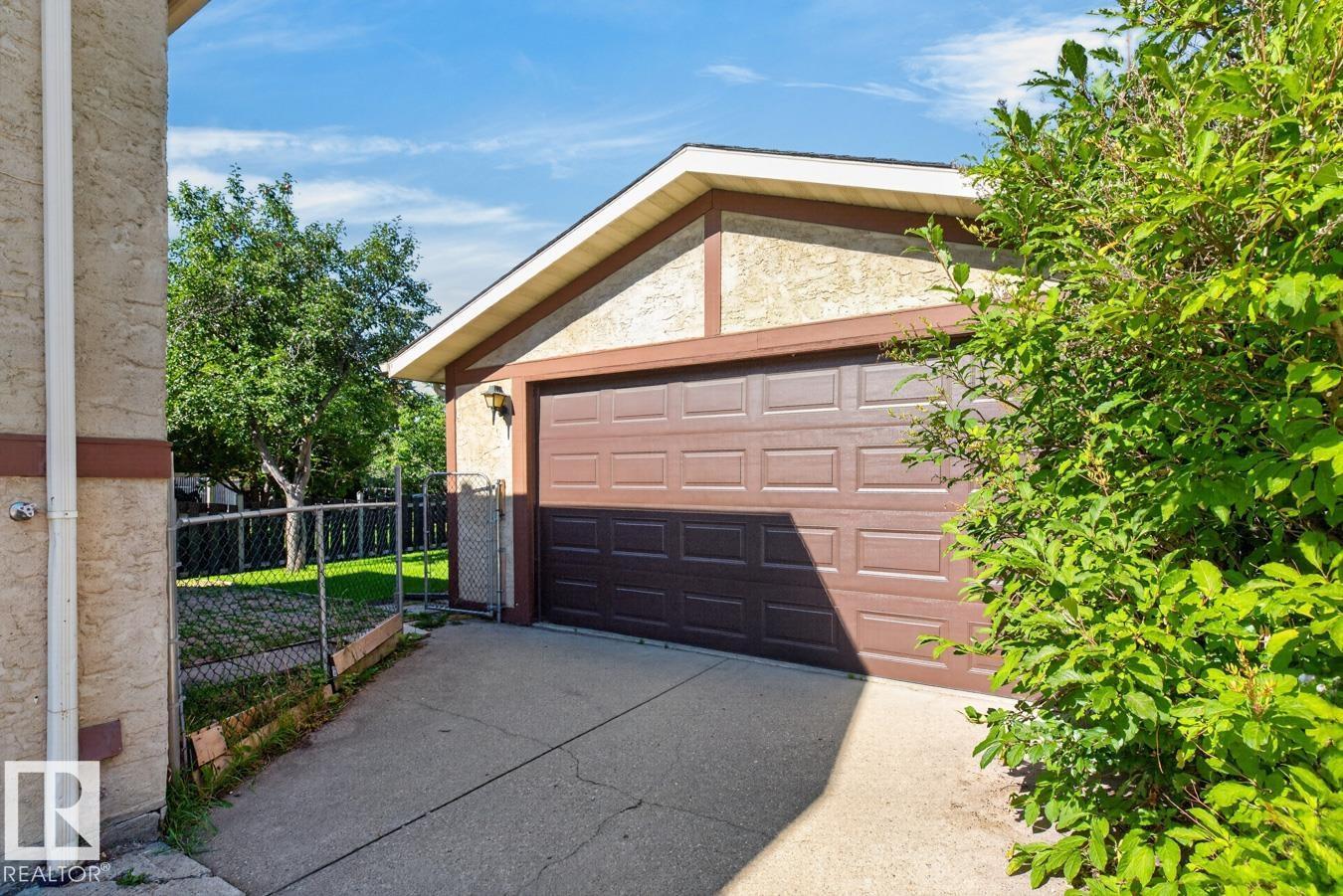 3524 51 ST NW - 36