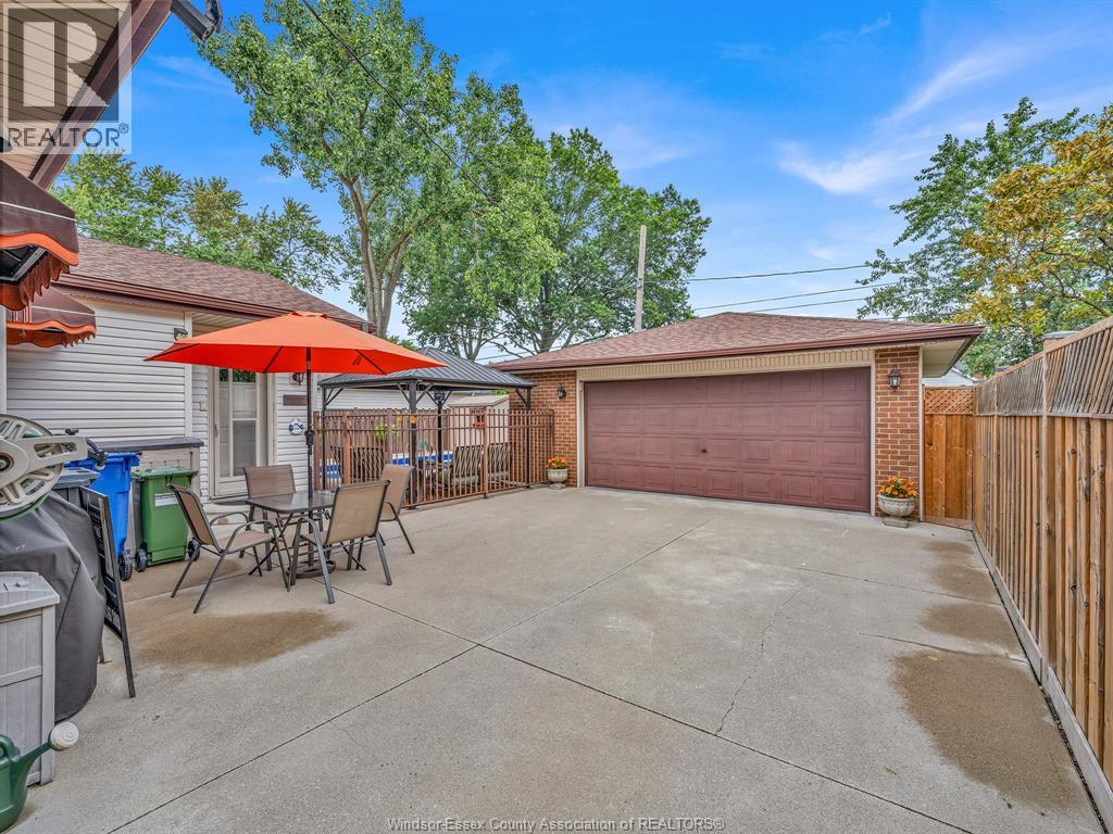 1048 COVENTRY COURT - 24
