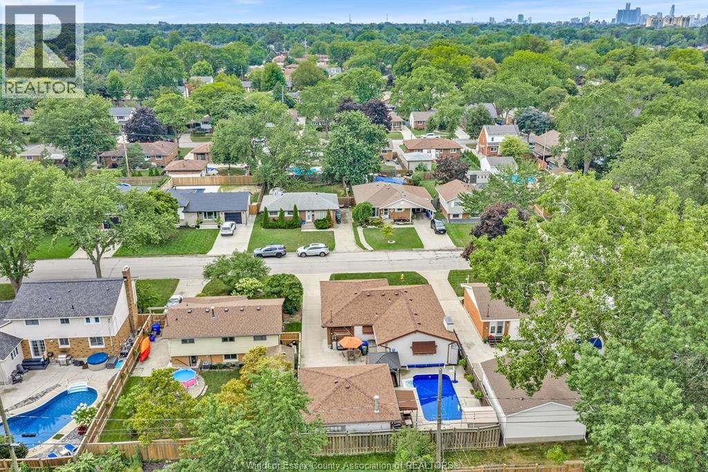 1048 COVENTRY COURT - 35