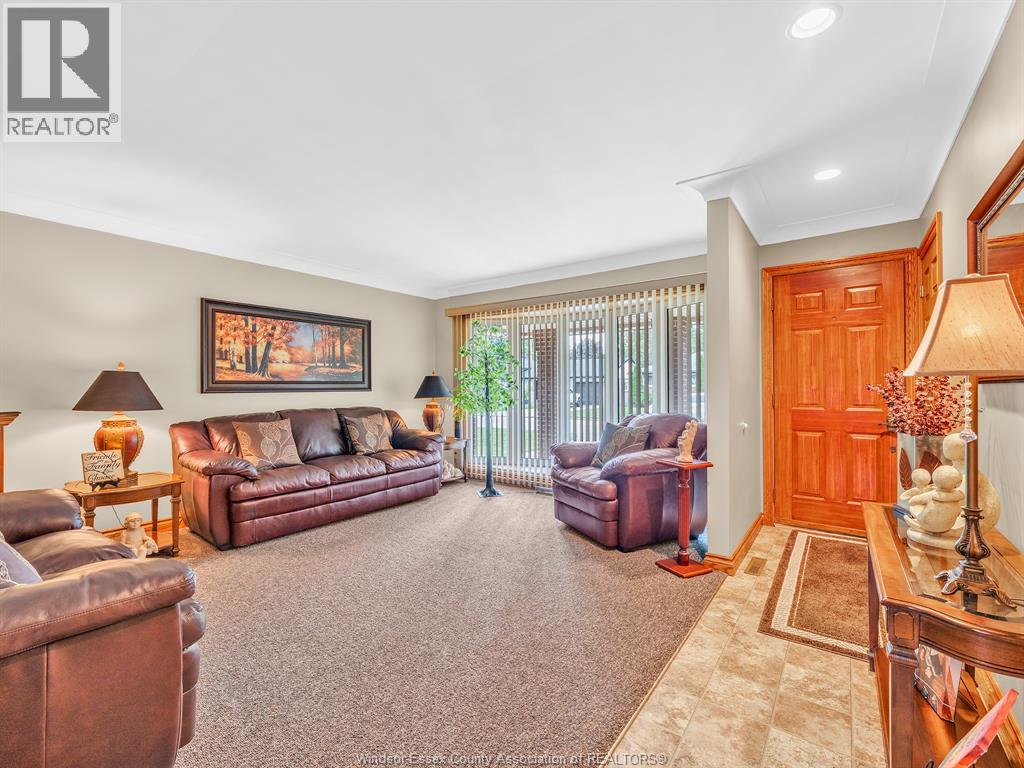 1048 COVENTRY COURT - 4