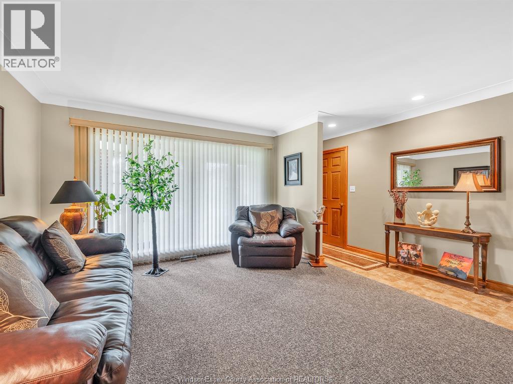 1048 COVENTRY COURT - 5