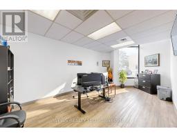 1581 Courtneypark Drive E, Mississauga, ON L5T1V9 Photo 12