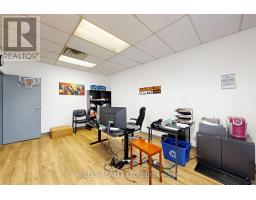 1581 Courtneypark Drive E, Mississauga, ON L5T1V9 Photo 13