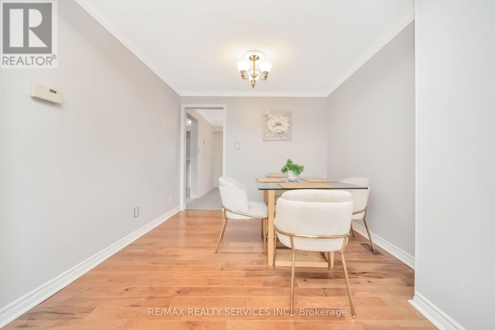 #68 68 BARONWOOD COURT - 14
