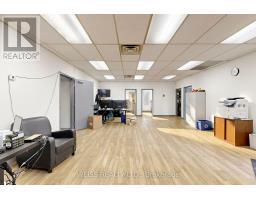 1581 Courtneypark Drive E, Mississauga, ON L5T1V9 Photo 7
