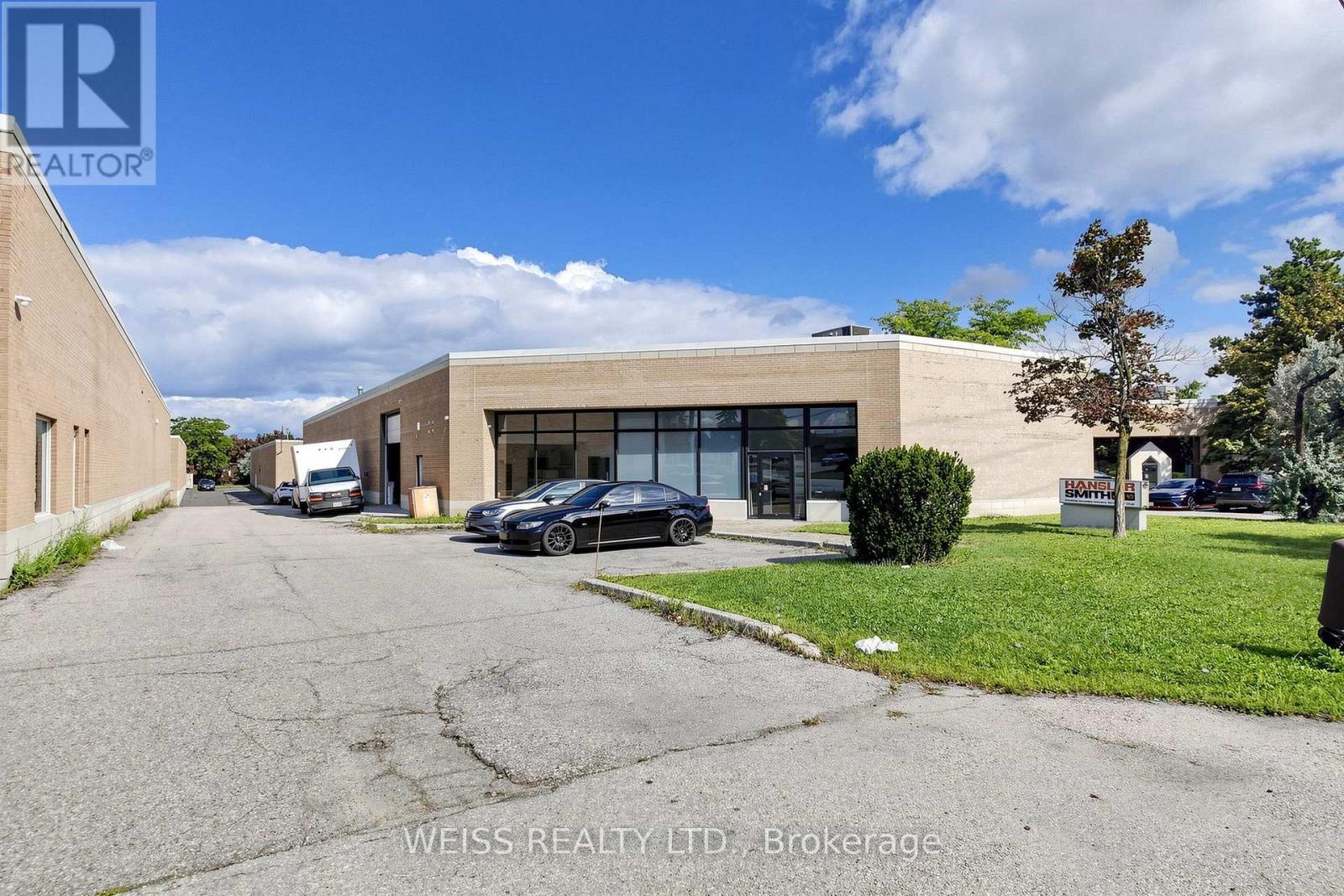 1581 Courtneypark Drive East, Mississauga (Northeast), Ontario, L5T1V9, Mississauga (Northeast), Ontario — photo 1 of 5