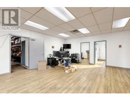 1581 Courtneypark Drive E, Mississauga, ON L5T1V9 Photo 9