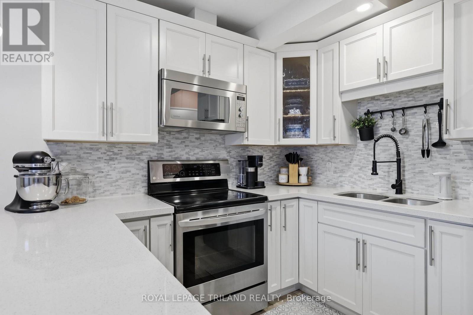 #81 825 DUNDALK DRIVE - Image 13