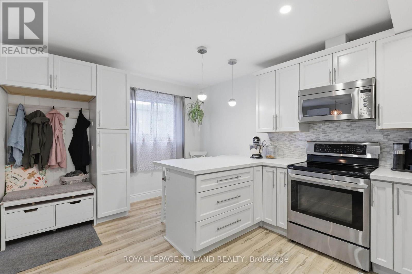 #81 825 DUNDALK DRIVE - 14