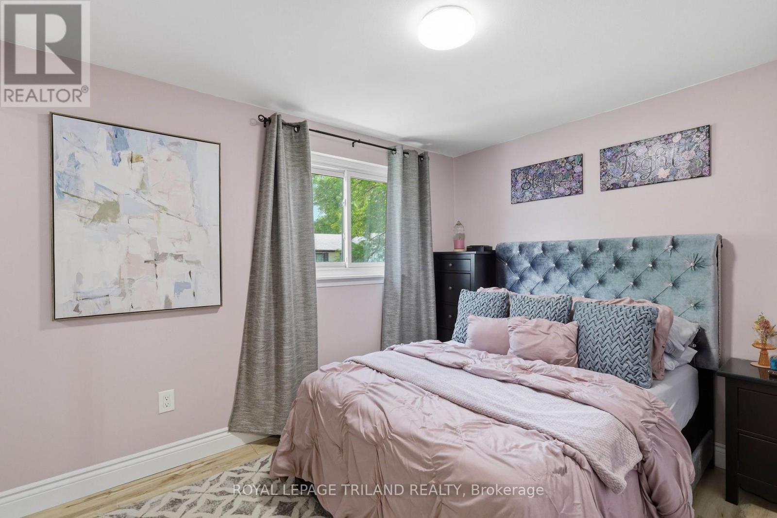 #81 825 DUNDALK DRIVE - 19