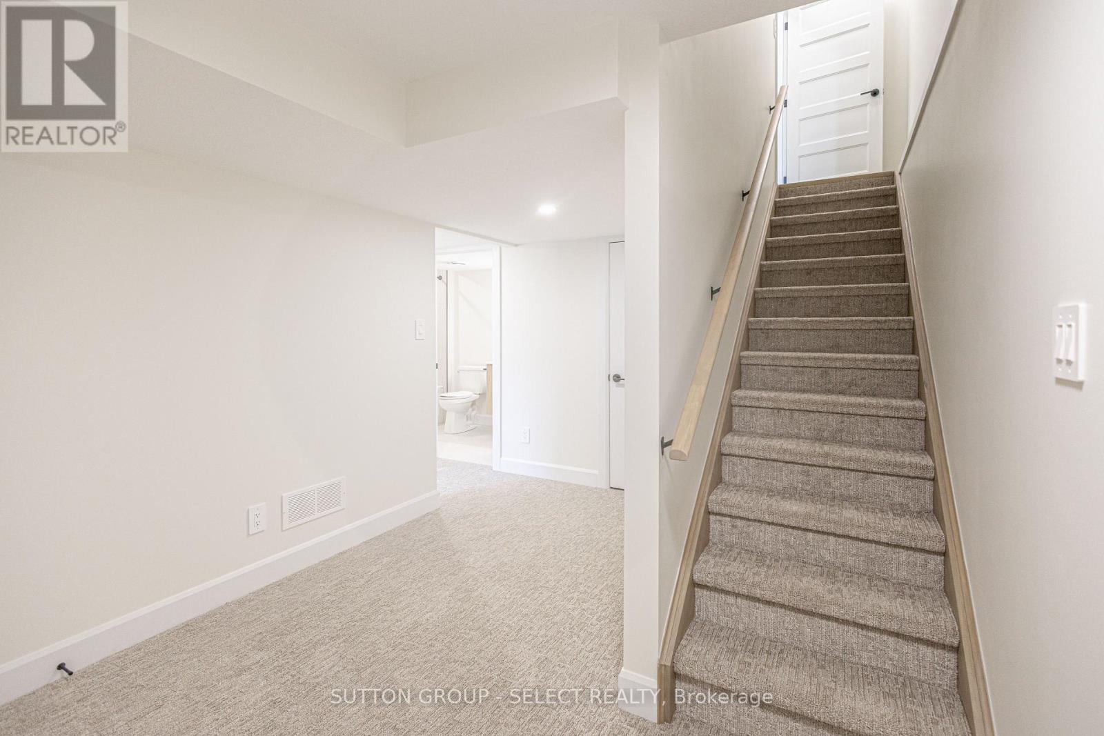 #26 233 UPPER QUEEN STREET - Image 34