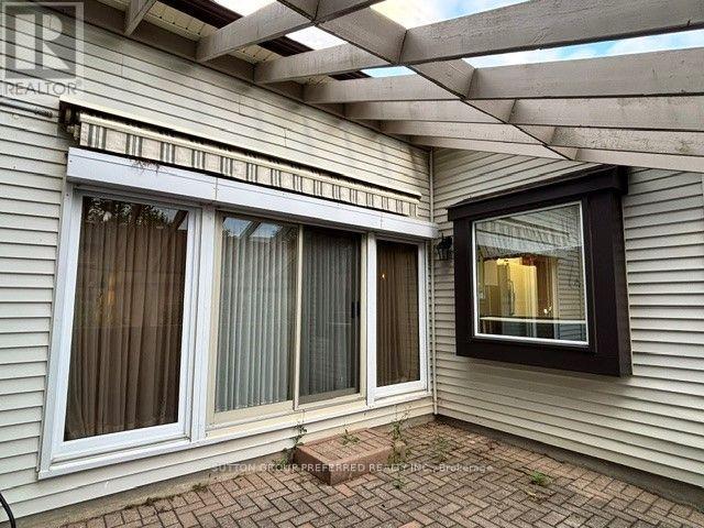 #40 60 FIDDLERS GREEN ROAD - 28