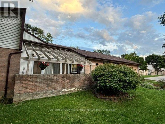 #40 60 FIDDLERS GREEN ROAD - 31