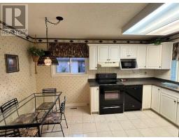 Family room - 40 - 60 Fiddlers Green Road, London North, ON N6H4S7 Photo 8