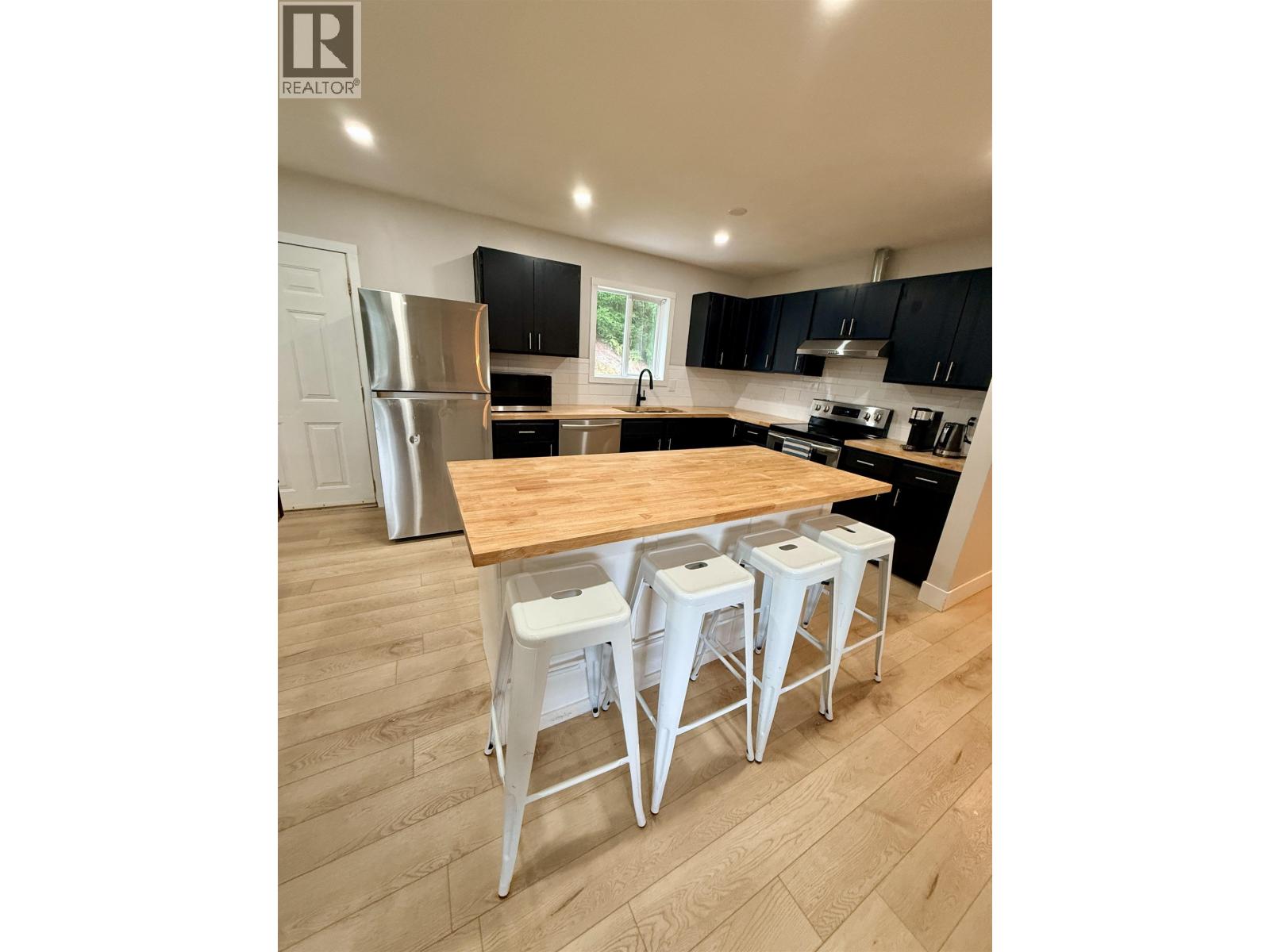6024 KIM PLACE - 4