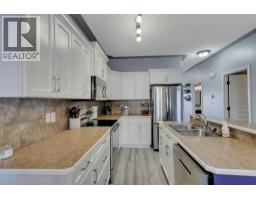 Family room - 9 Valley Crescent, Blackfalds, AB T4M0K1 Photo 9