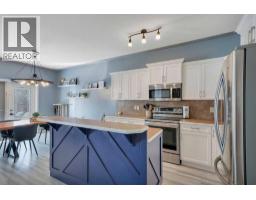 Family room - 9 Valley Crescent, Blackfalds, AB T4M0K1 Photo 8