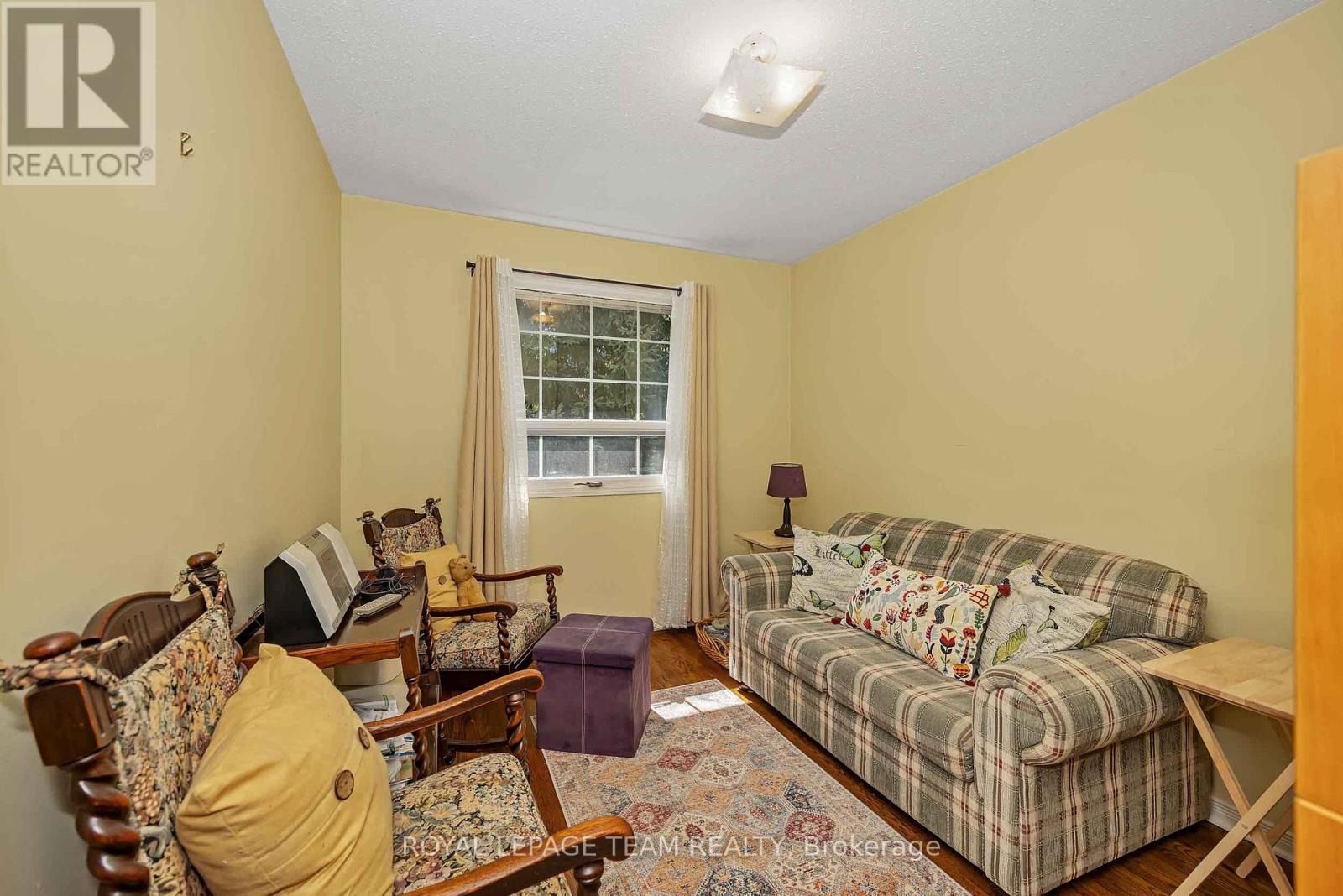 28 MONTEREY DRIVE - 18