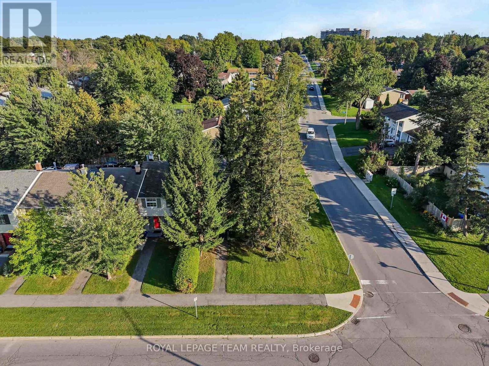 28 MONTEREY DRIVE - 30