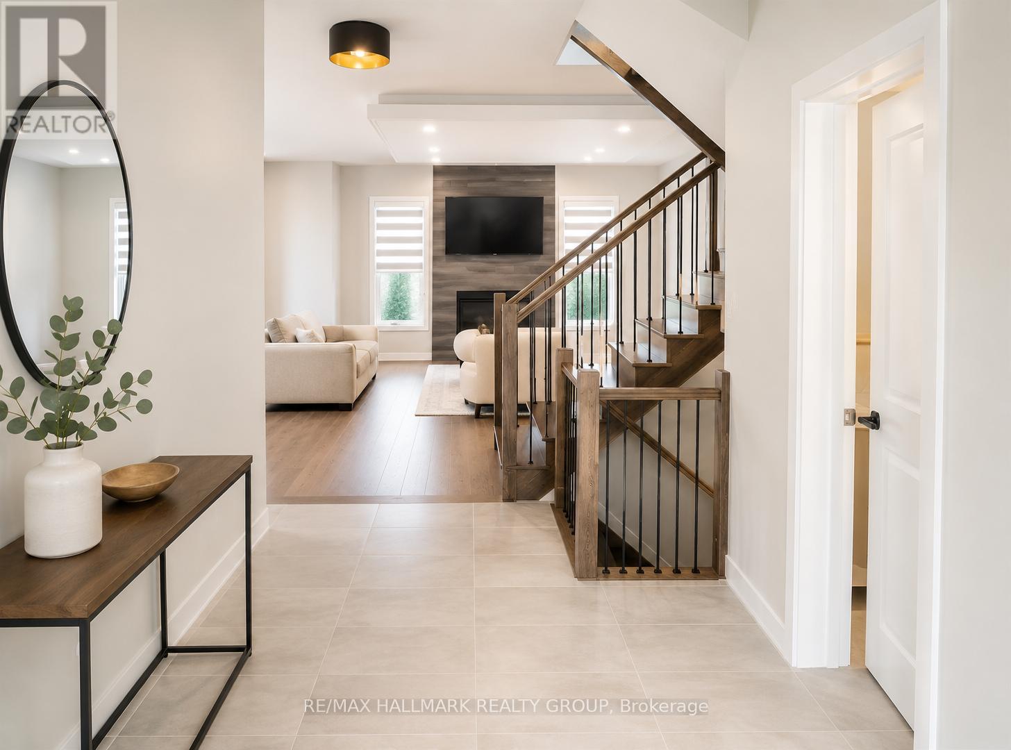 Entry way - Bsmnt apartment? - put separating wall