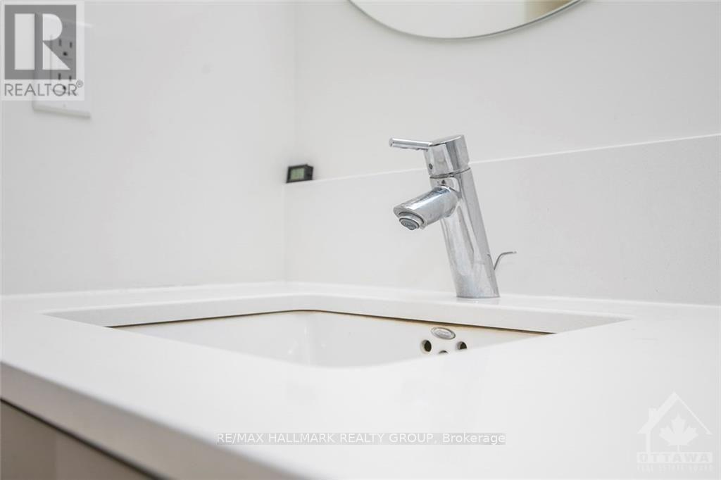 #905 255 BAY STREET - Image 13