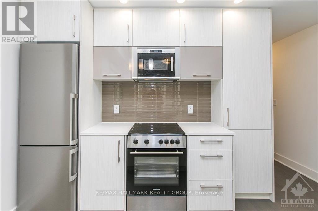 #905 255 BAY STREET - 6