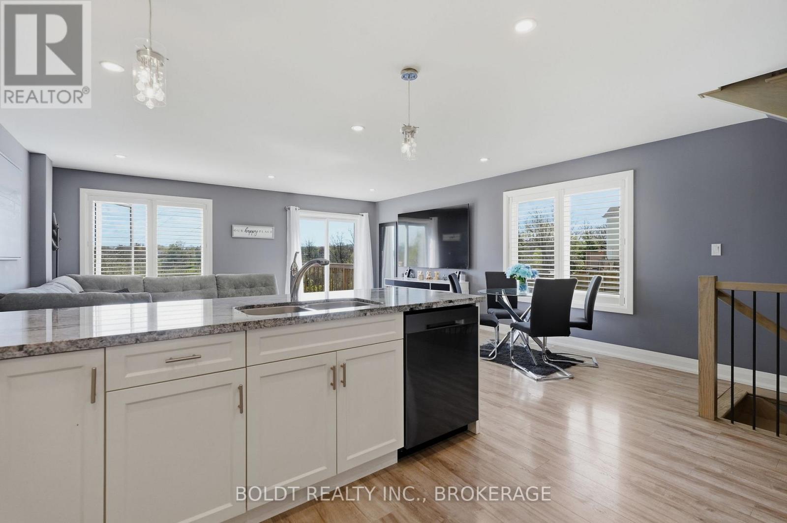 83 HILLVIEW ROAD - Image 13