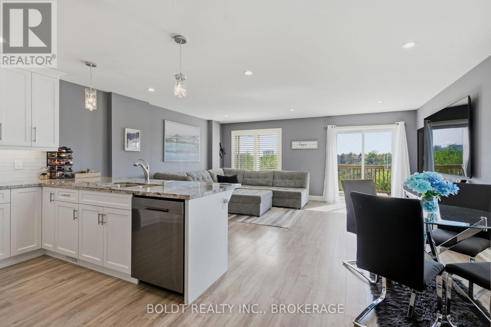 83 HILLVIEW ROAD - 14