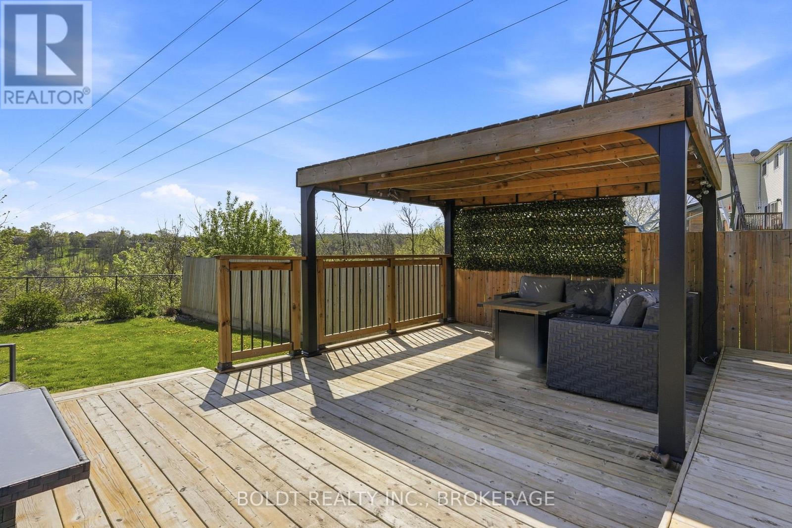83 HILLVIEW ROAD - 32