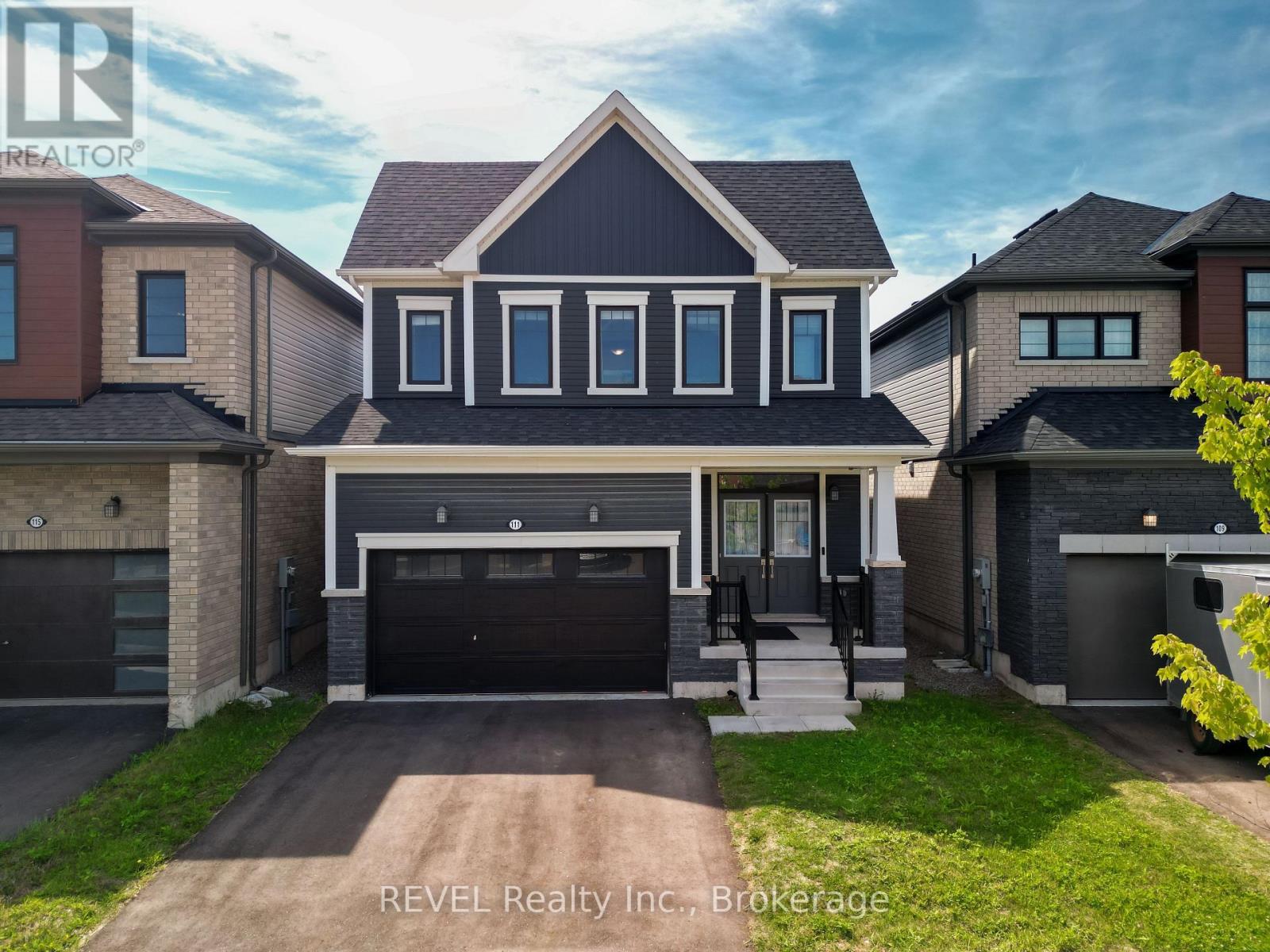 111 SUNFLOWER CRESCENT - 1
