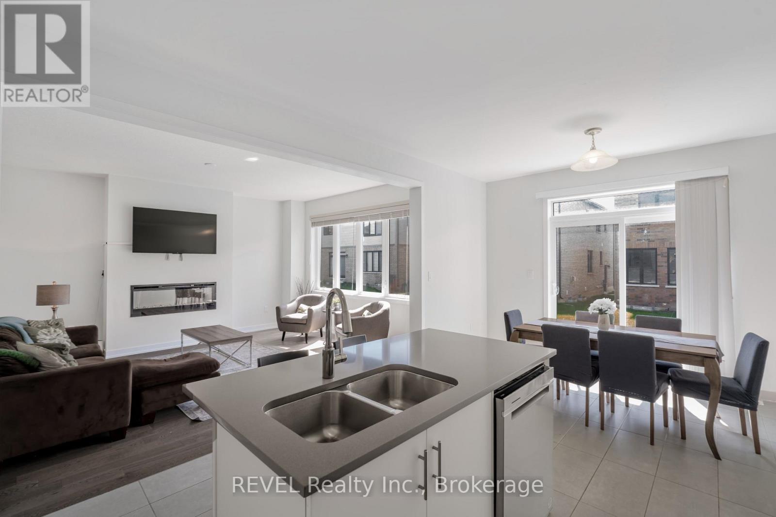 111 SUNFLOWER CRESCENT - 10