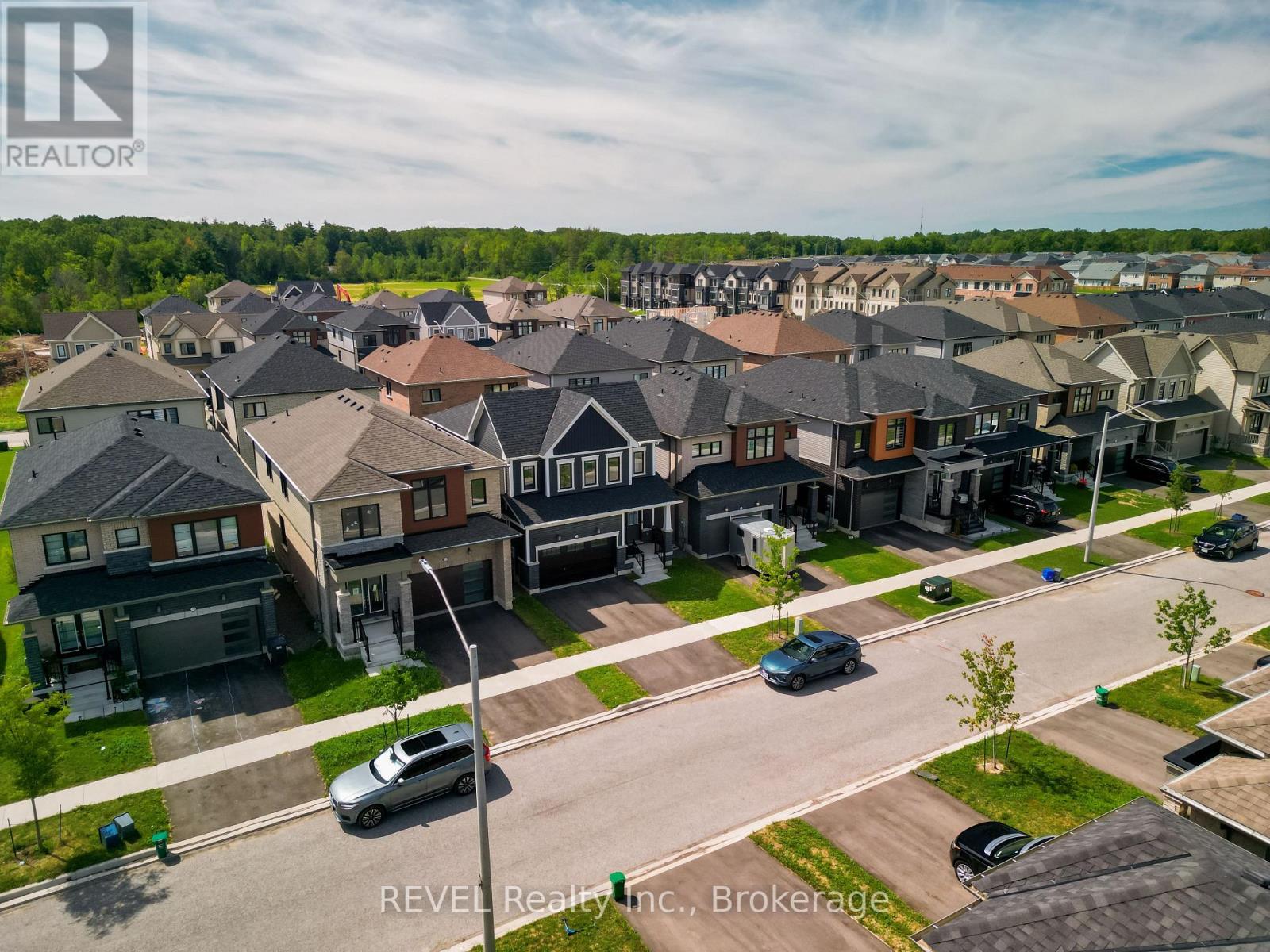 111 SUNFLOWER CRESCENT - 2