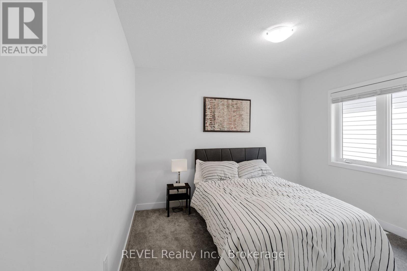 111 SUNFLOWER CRESCENT - 23