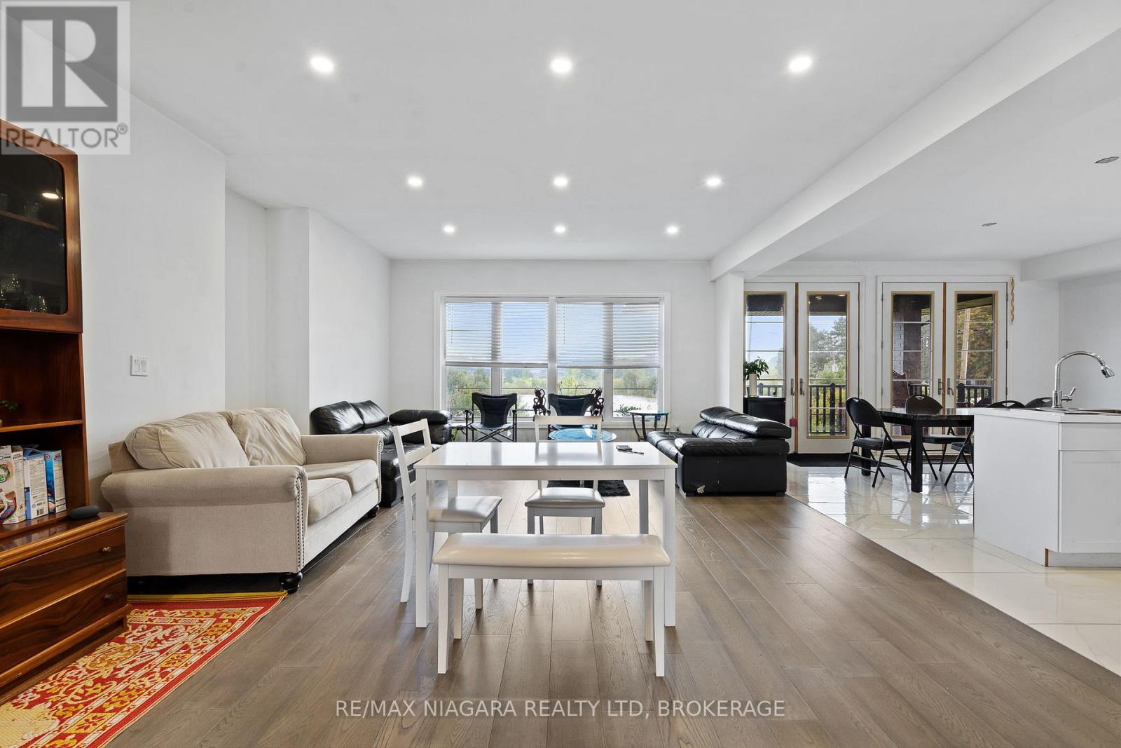 15 MYRTLE STREET - 5