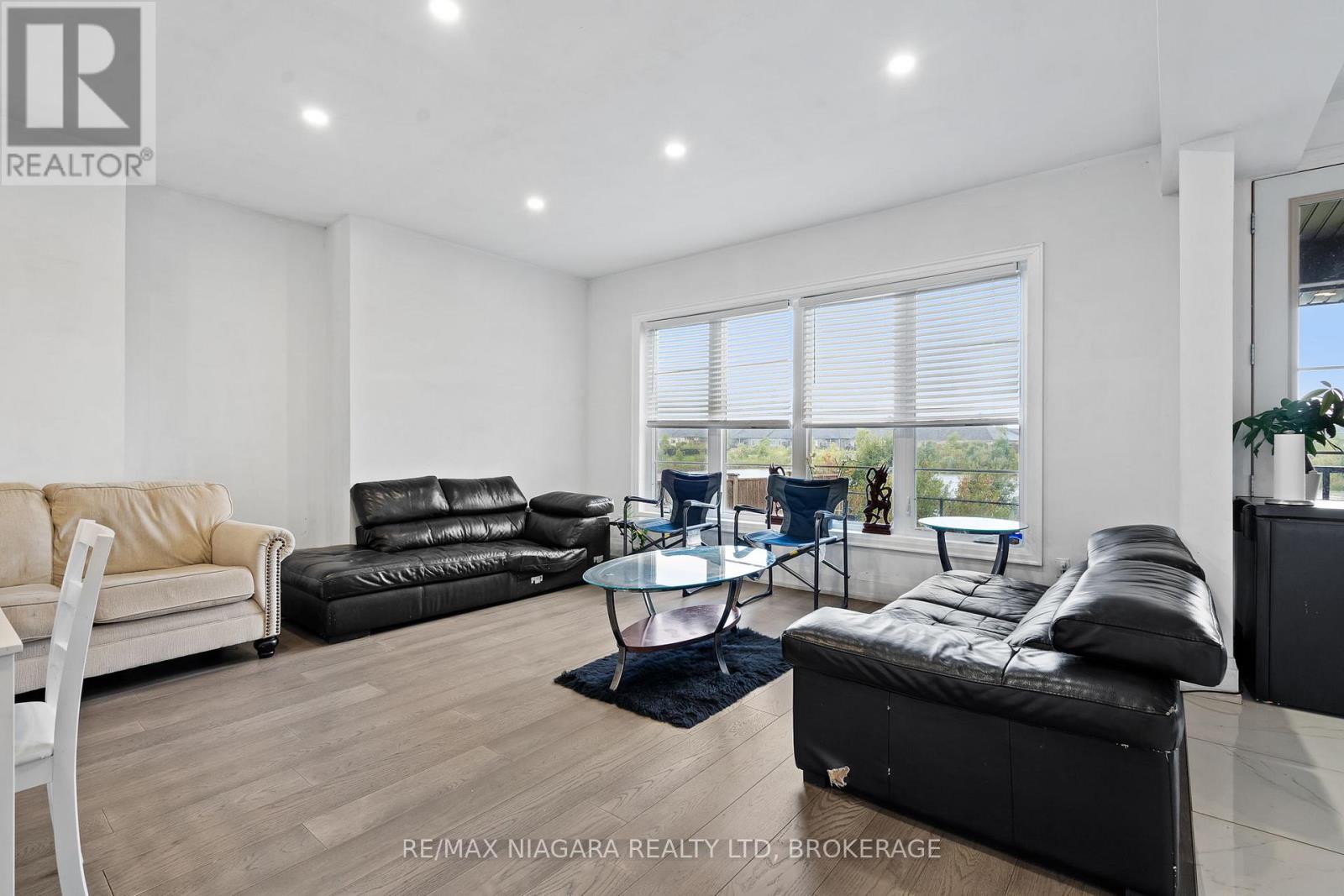 15 MYRTLE STREET - 6