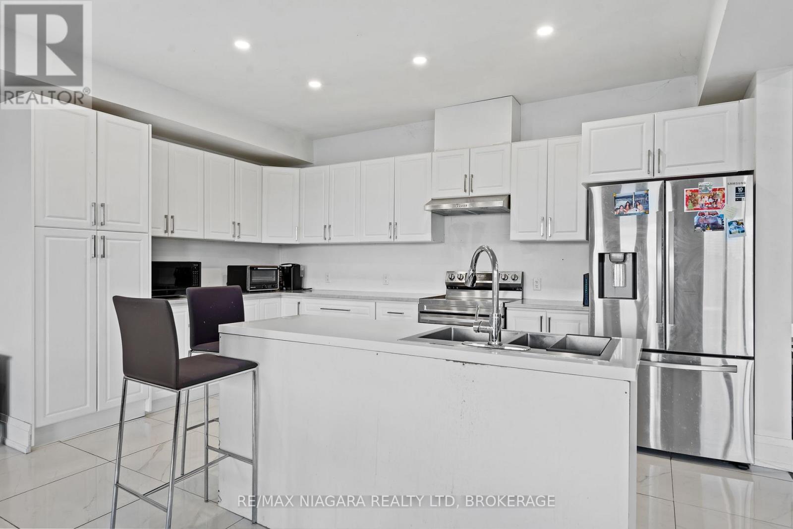 15 MYRTLE STREET - Image 9