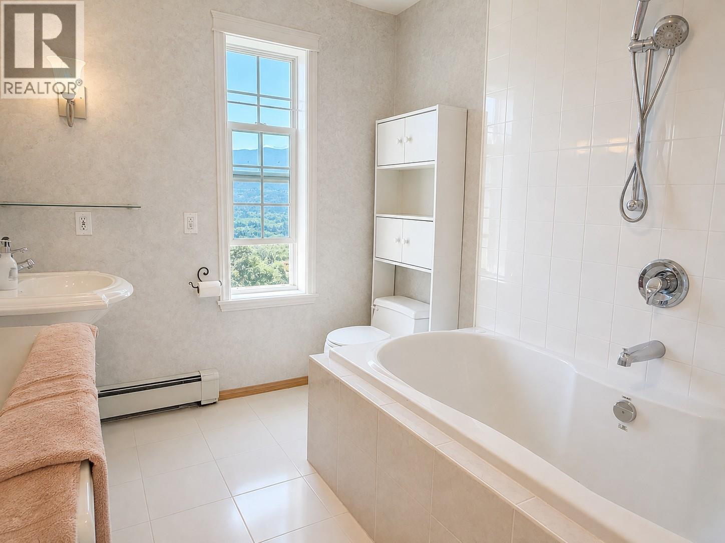456 Lakeview Road - 36