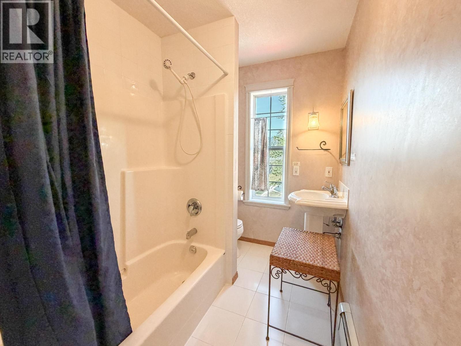 456 Lakeview Road - 46