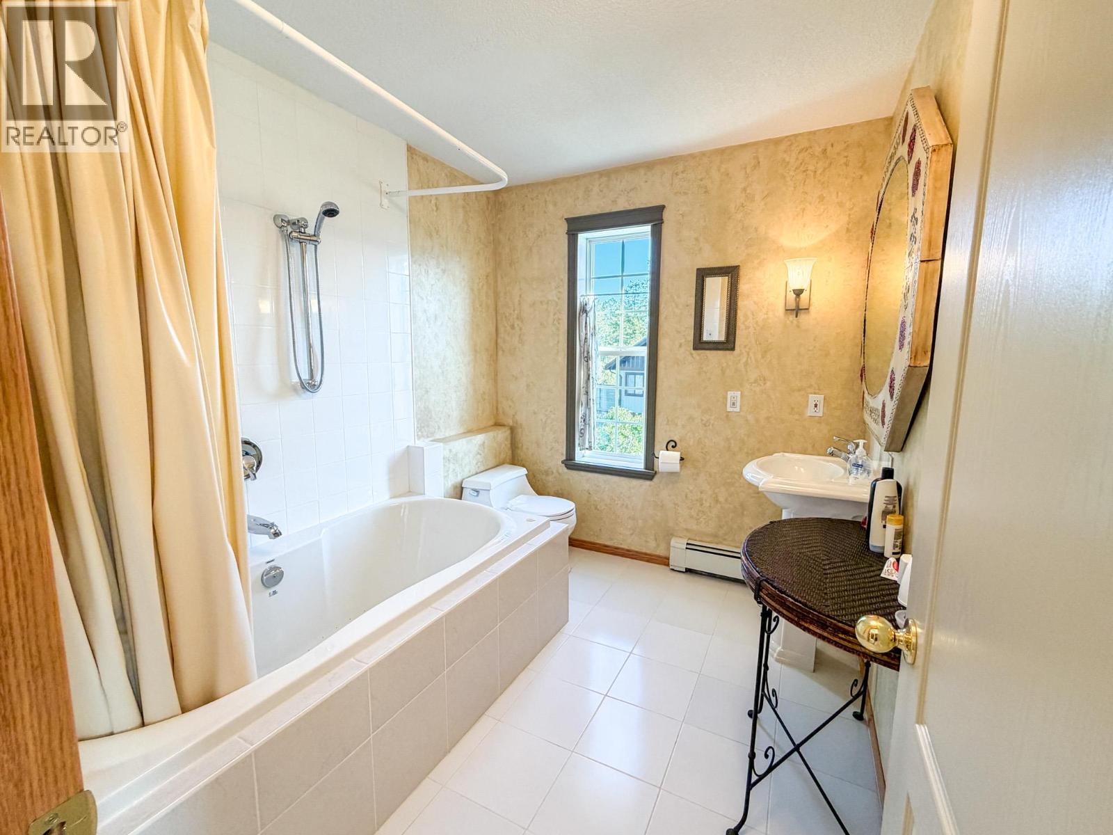 456 Lakeview Road - Image 44
