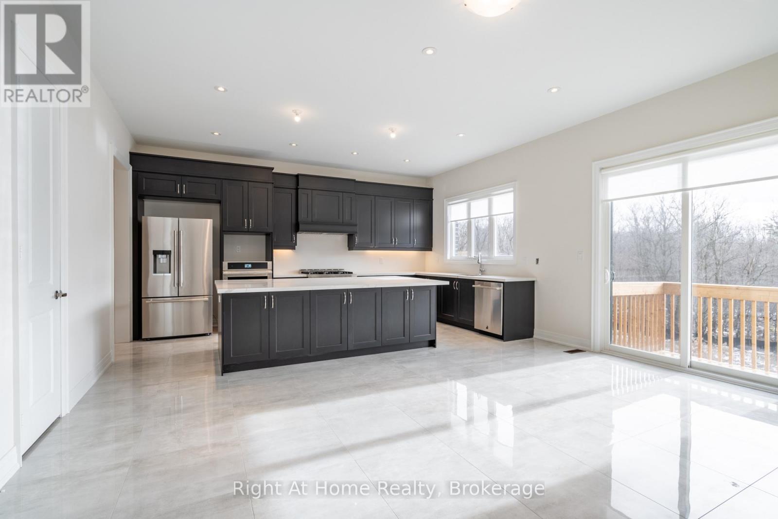 94 SMOKEY HOLLOW PLACE - 8